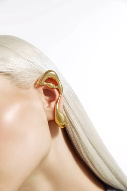 GOLD ASYMMETRICAL LIQUID EARRING - Image 2