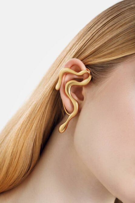 undulating earcuff in gold - Image 3