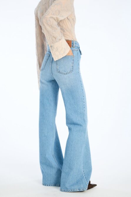 Flared higwaisted jeans - Image 2