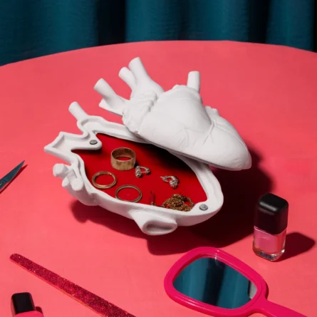 LOVE IN A BOX - Image 3